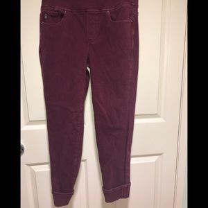 Kim Gravel Belle size 10 Similar to LOGO